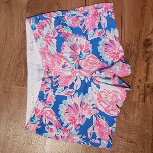 Lilly Pulitzer Buttercup Stretch 5” short 10 blue and pink Great condition